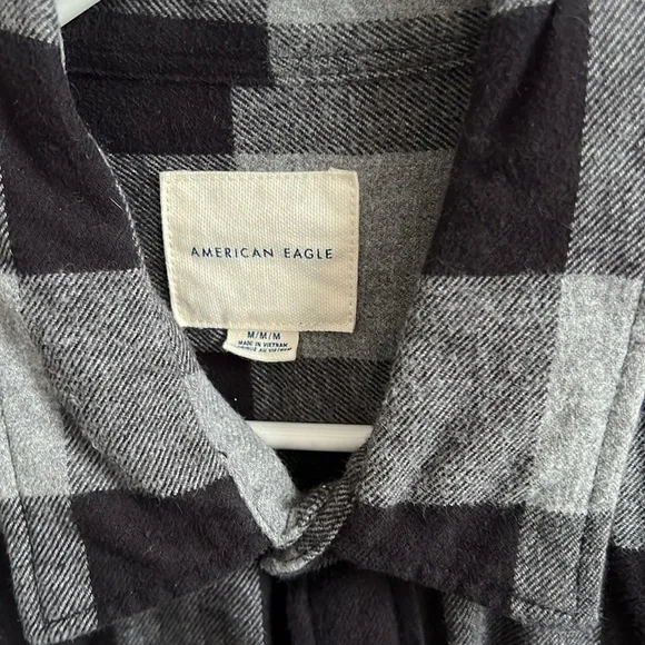American Eagle, Men’s flannel long sleeve! Medium, Black and gray - Picture 3 of 3
